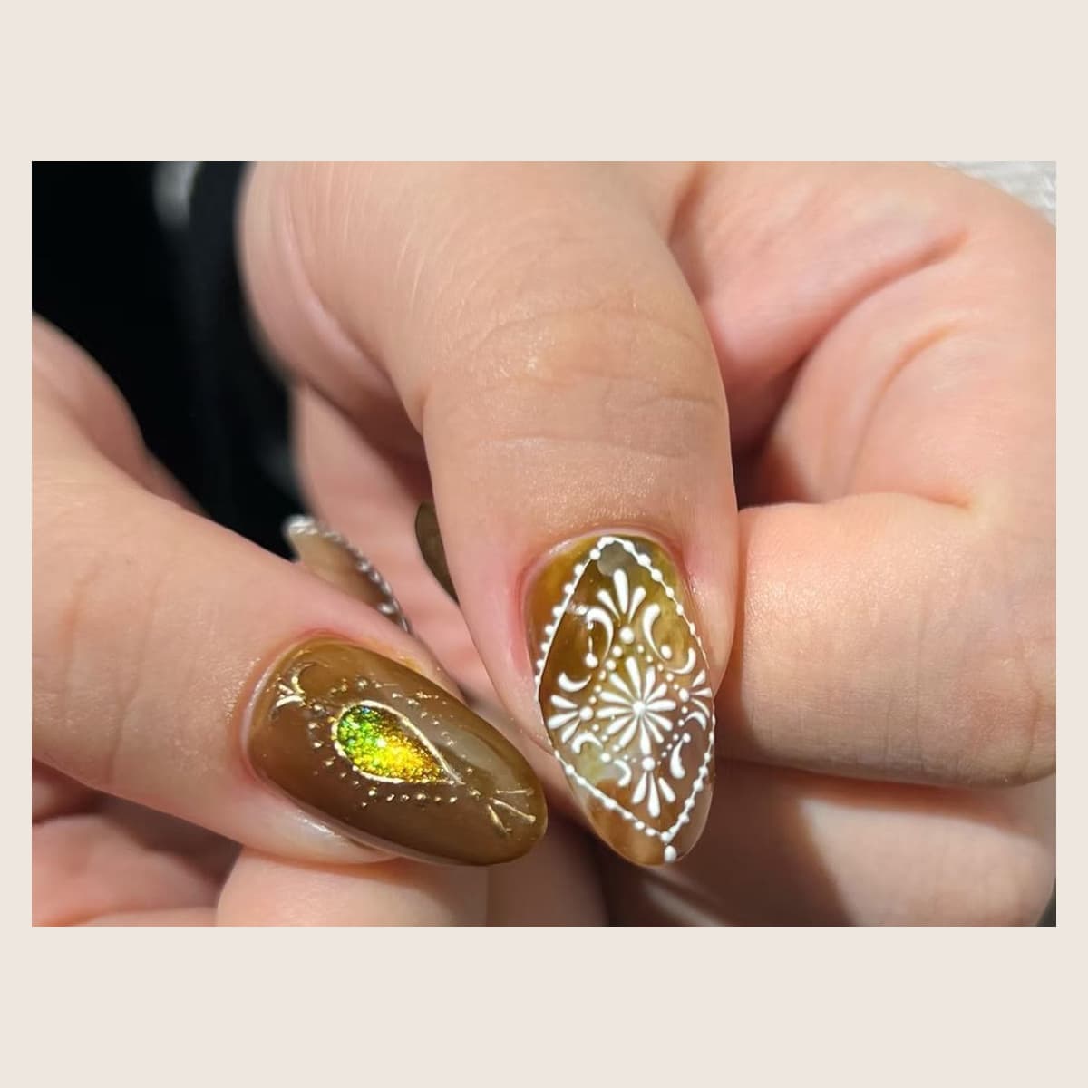 Moroccan Amber Tile Press-On Nails — 10-Piece Set image